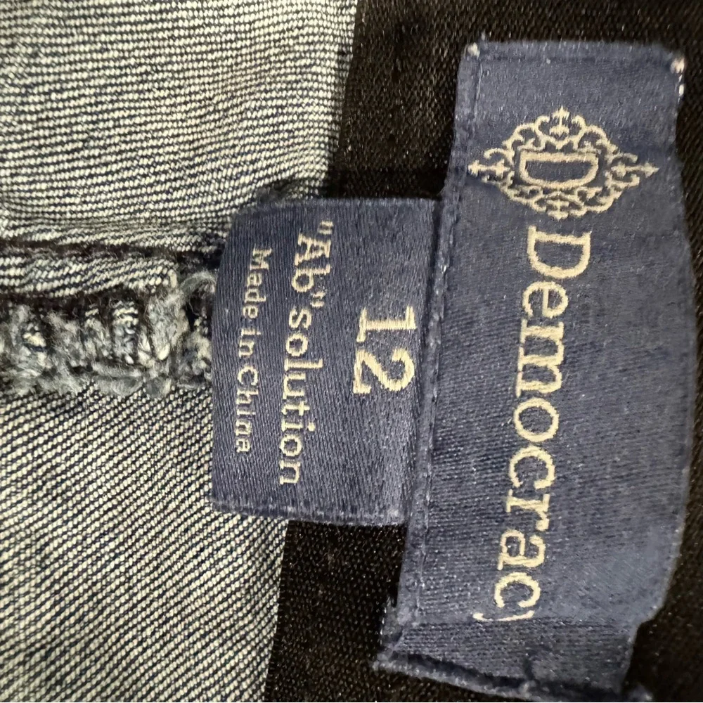 Democracy Distressed Blue Jean Shorts Size 12 - Picture 8 of 10